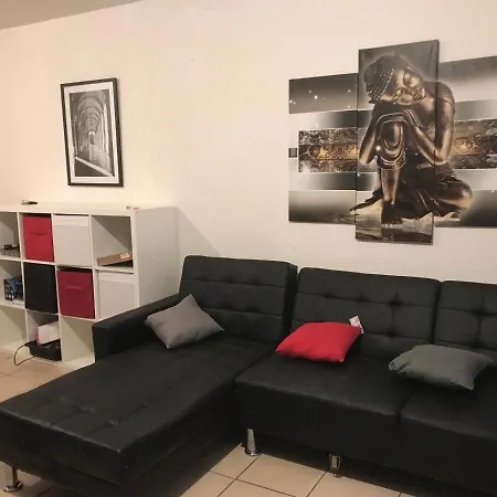 T2 Avec Jardin Prive Et Parking Prive 아파트 아그